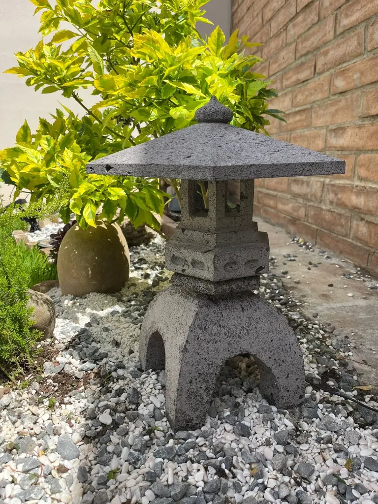Pagoda Linterna Japonesa Piedra Volcanica Hecho A Mano 50cm Piedra Volcanica -Mod 01